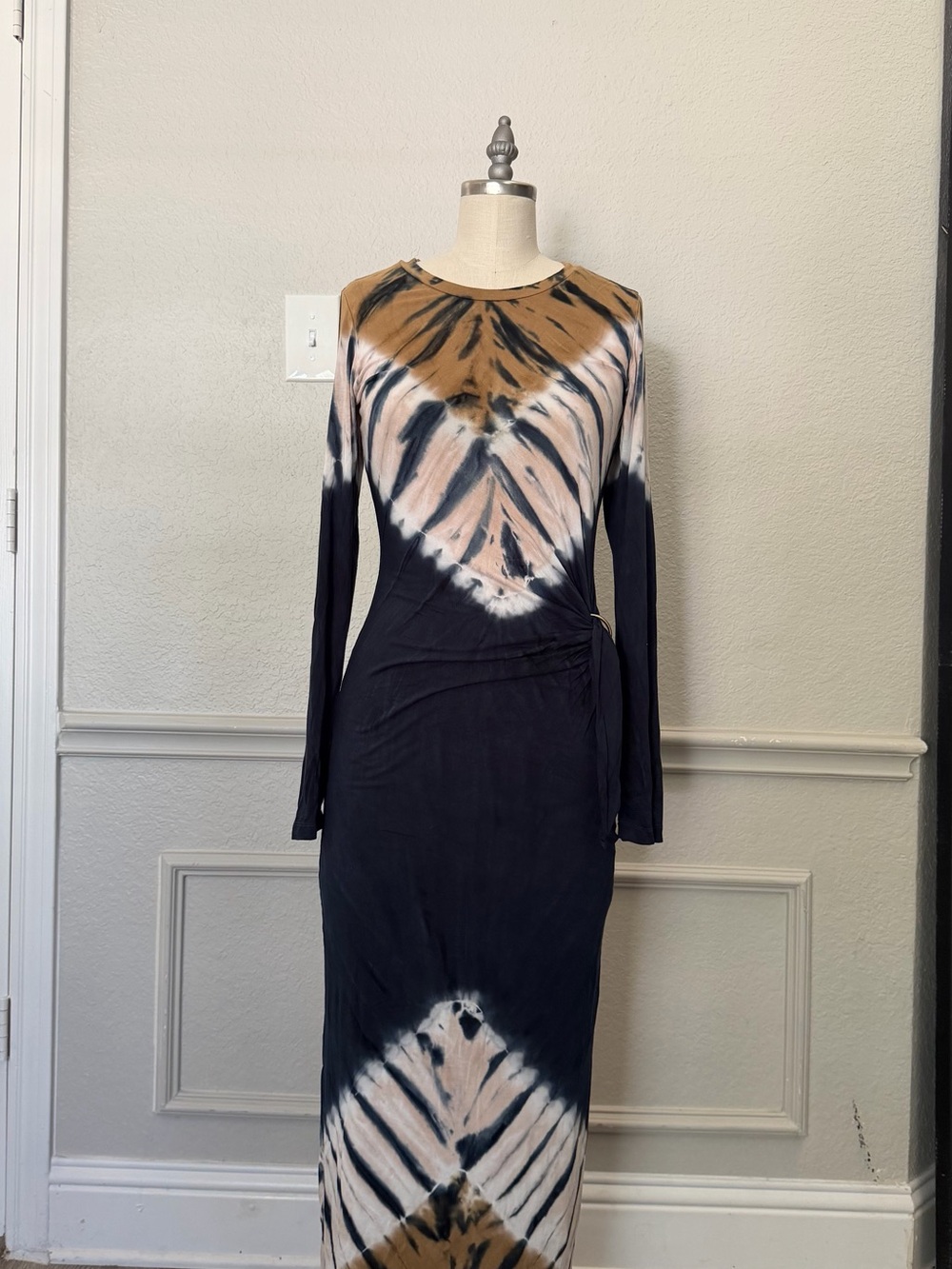 Young Fabulous & Broke Black, Tan and White Tie-Dye Long Sleeve Maxi Dress
